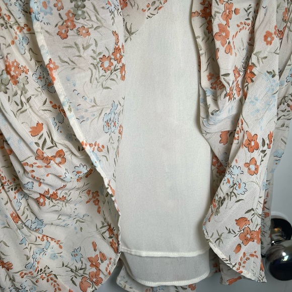 Mittoshop Floral Halter Top - Picture 5 of 8